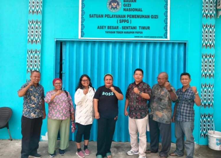 Ketua APPMBGI Provinsi Papua Lakukan Kunjungan Kerja Ke Dapur SPPG ASEY BESAR Sentani Timur Kabupaten Jayapura Papua